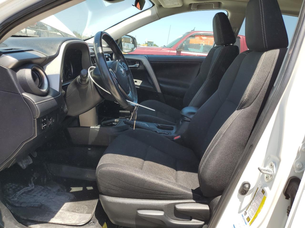 2T3RFREV8HW588221 2017 Toyota Rav4 Xle