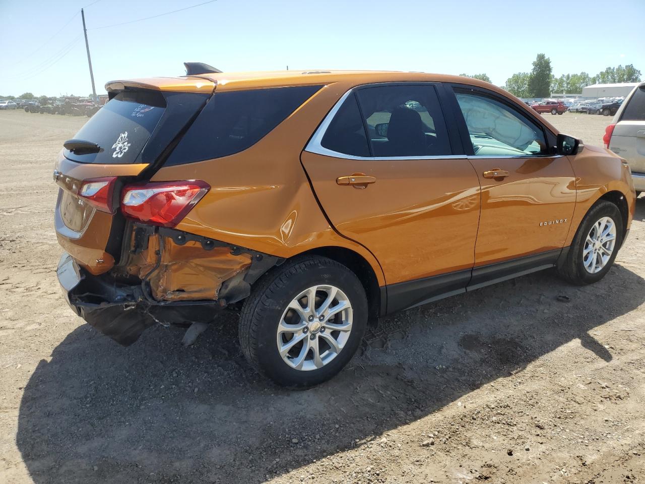 2GNAXJEV6J6111694 2018 Chevrolet Equinox Lt