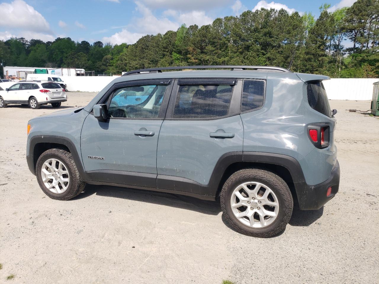 2018 Jeep Renegade Latitude vin: ZACCJBBBXJPH09017