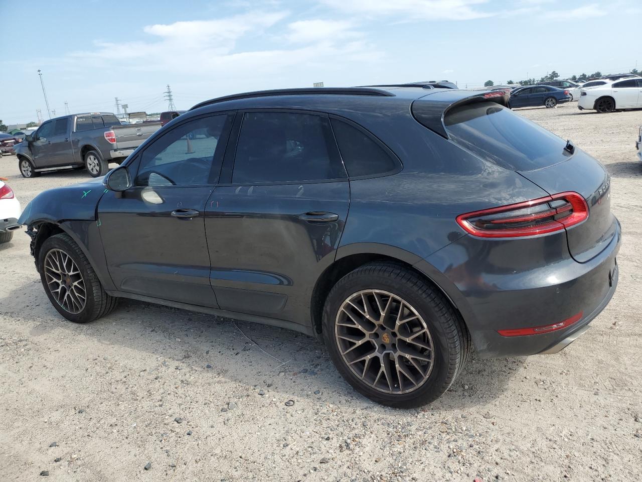 WP1AA2A51HLB06540 2017 Porsche Macan