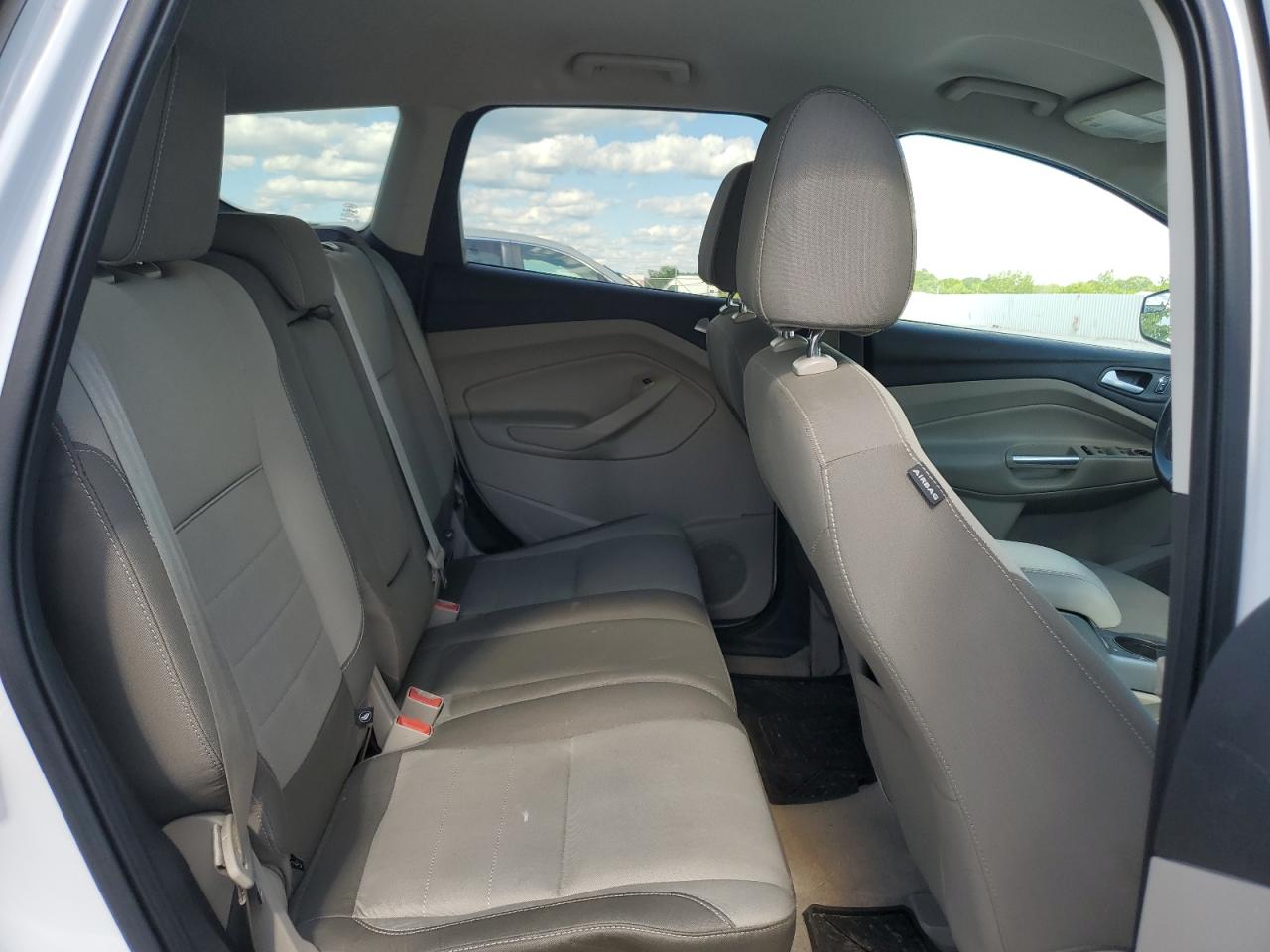 1FMCU0G90FUB32985 2015 Ford Escape Se