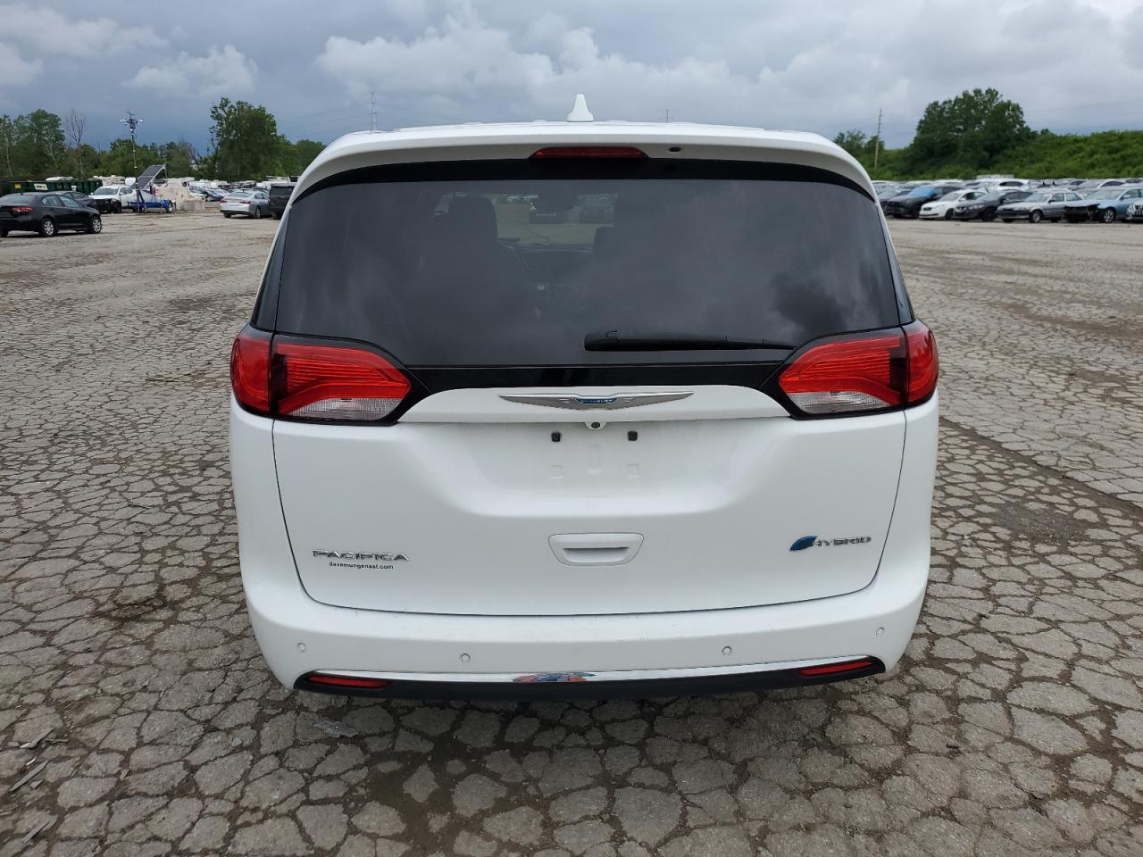 2018 Chrysler Pacifica Hybrid Limited vin: 2C4RC1N73JR105410