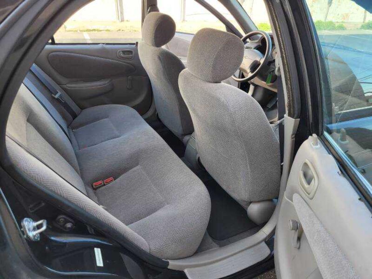 1Y1SK528X2Z416523 2002 Chevrolet Geo Prizm Base