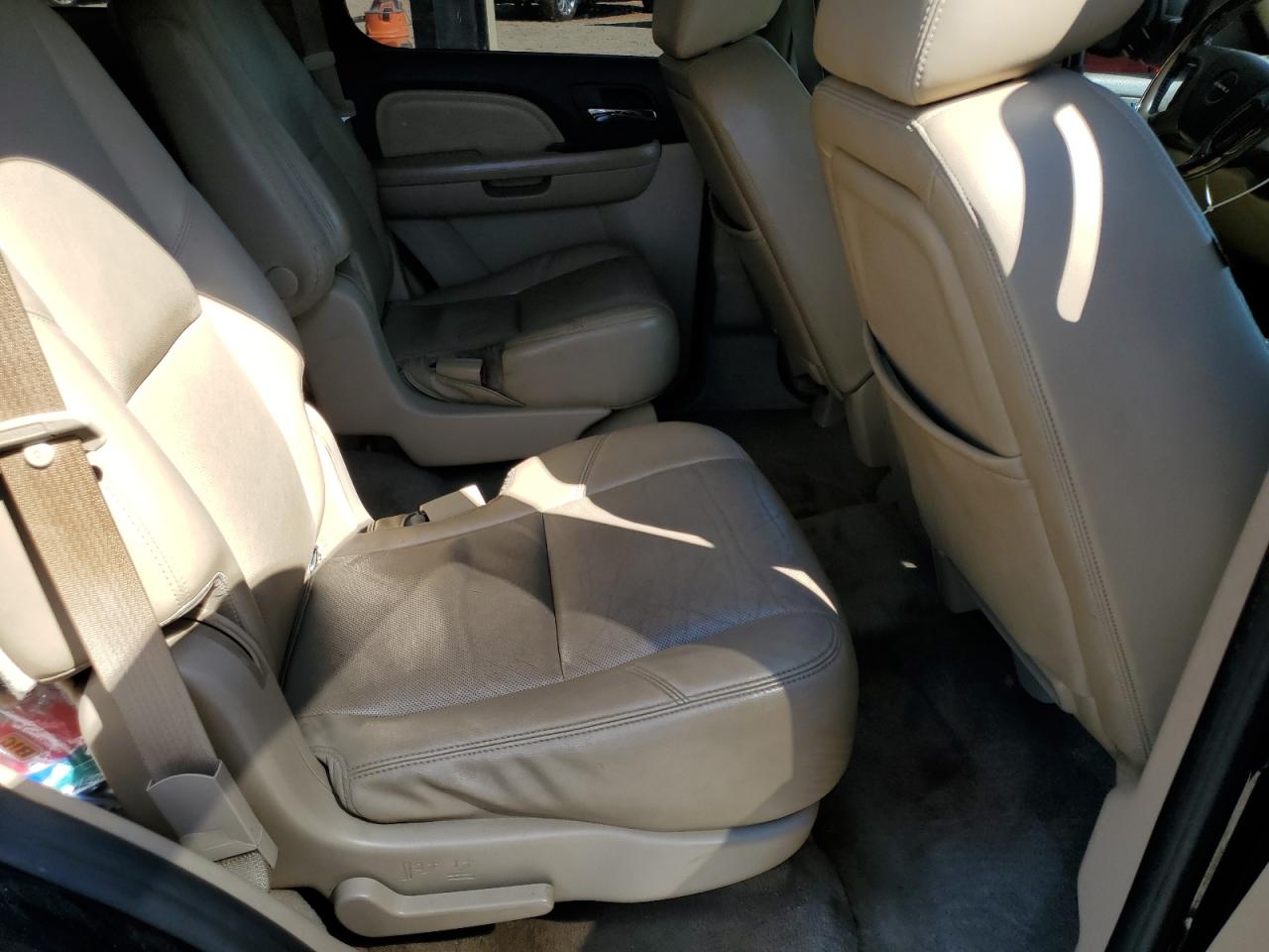 1GKS2EEF6BR396693 2011 GMC Yukon Denali