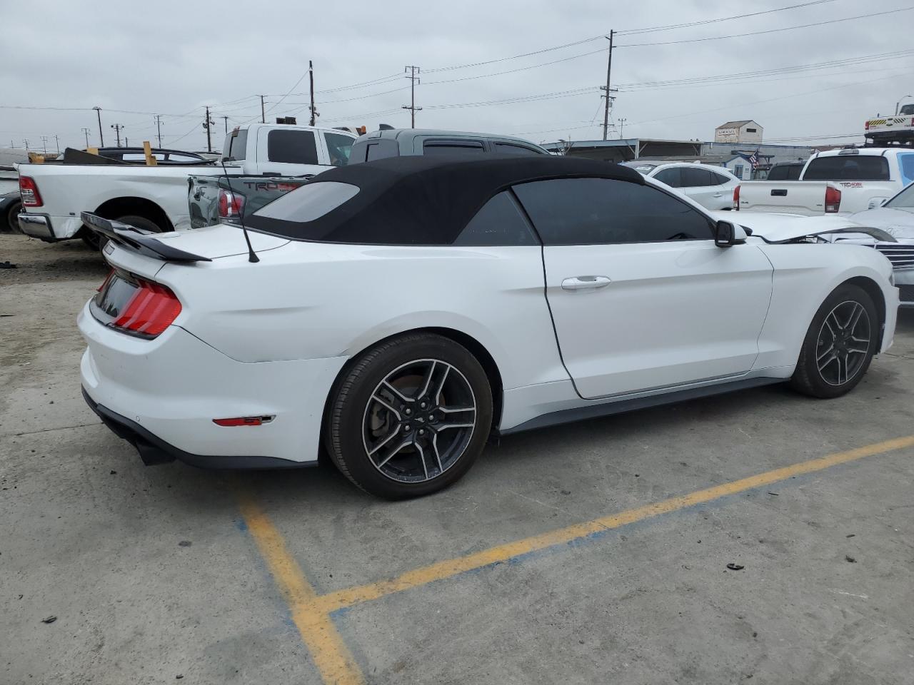 2020 Ford Mustang vin: 1FATP8UH5L5180158