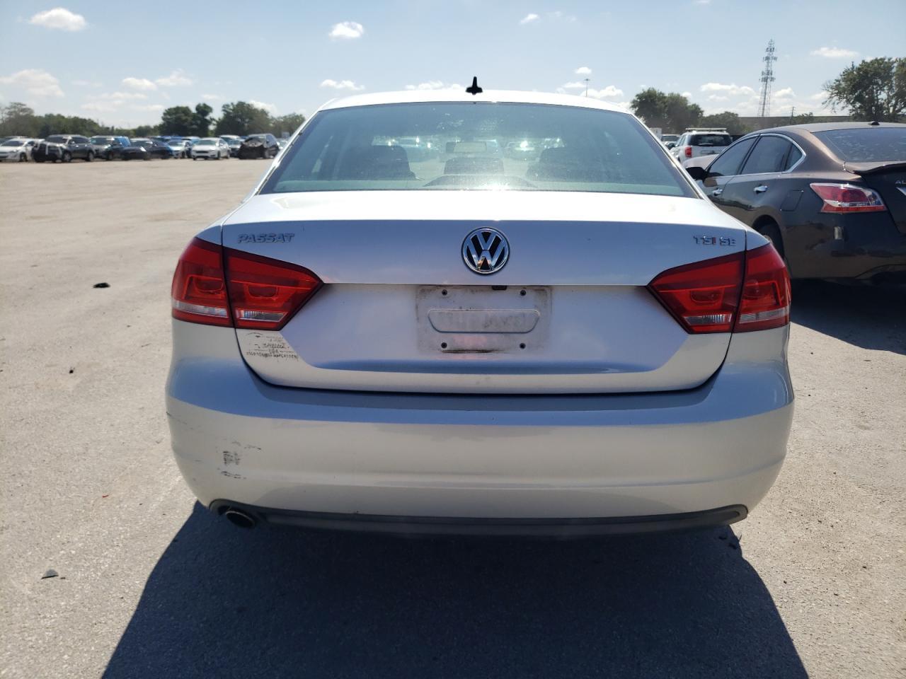 2014 Volkswagen Passat Se vin: 1VWBS7A37EC051745