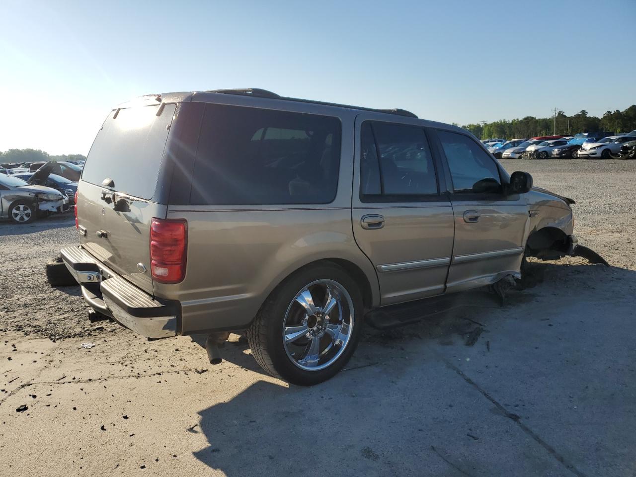 1FMRU15WX2LA61397 2002 Ford Expedition Xlt