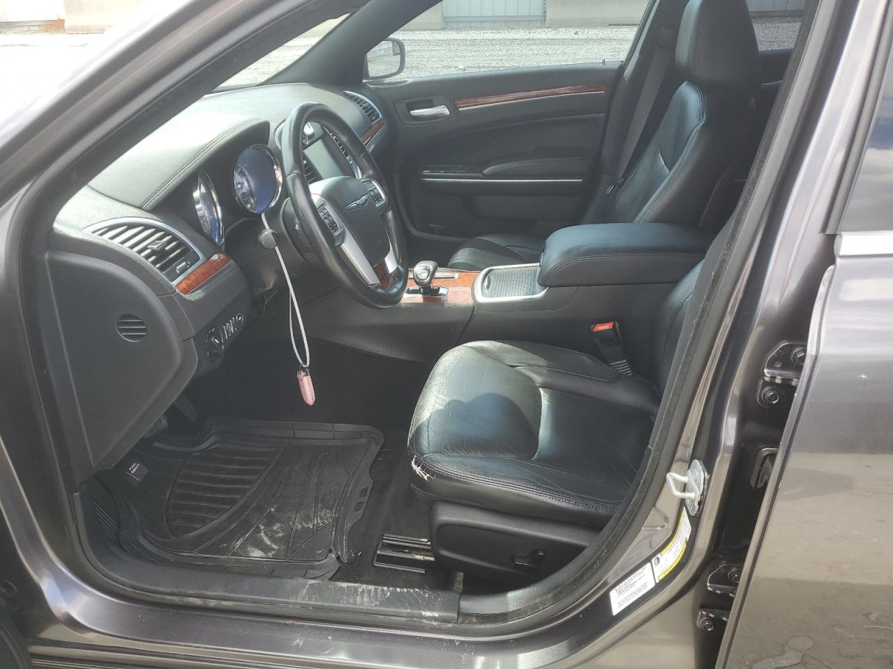 2C3CCAAGXDH743230 2013 Chrysler 300