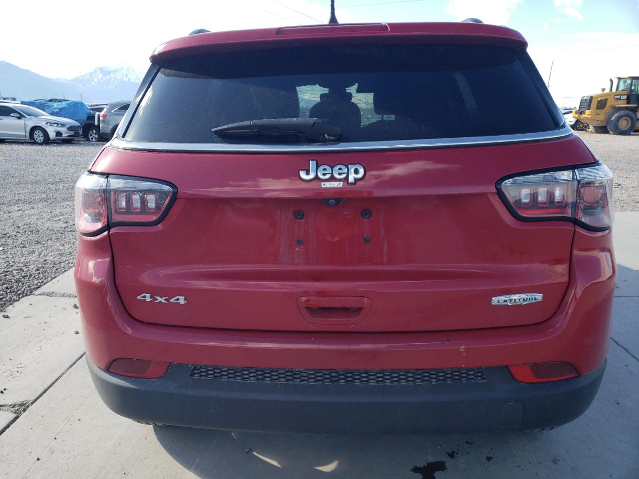 3C4NJDBB4JT455611 2018 Jeep Compass Latitude