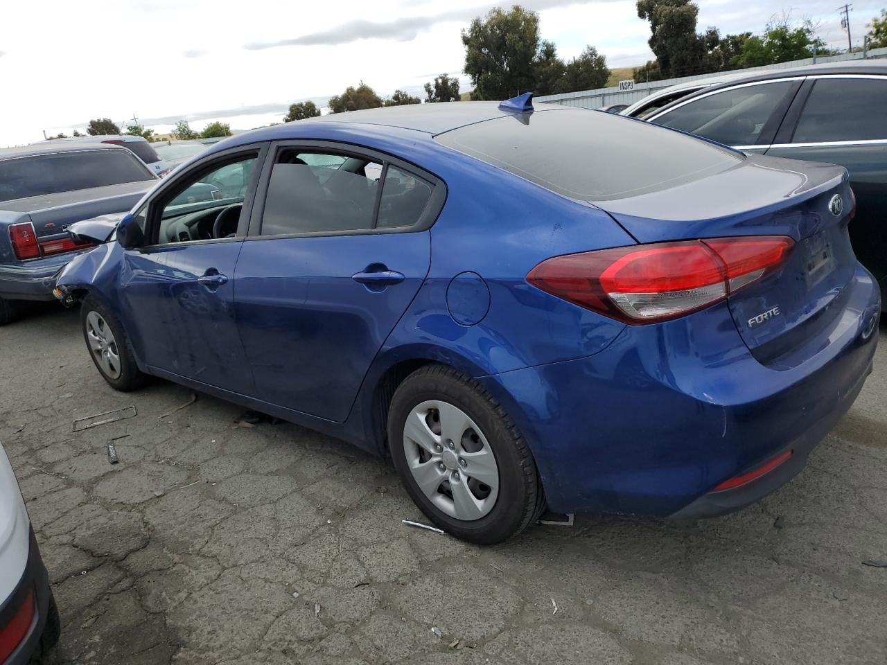 3KPFL4A75JE263050 2018 Kia Forte Lx