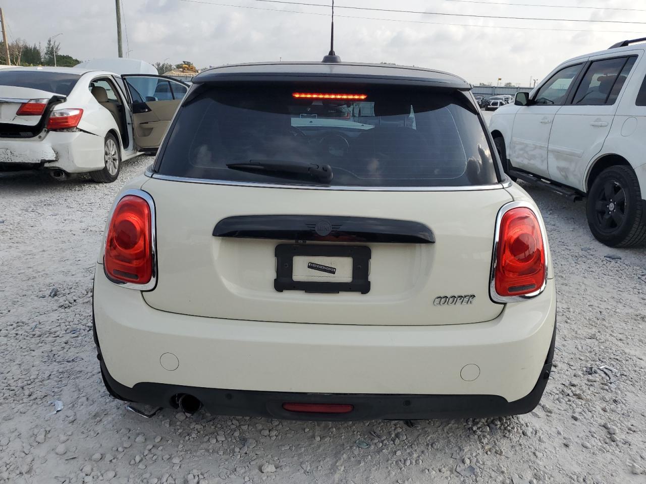 WMWXP5C57K2L15963 2019 Mini Cooper