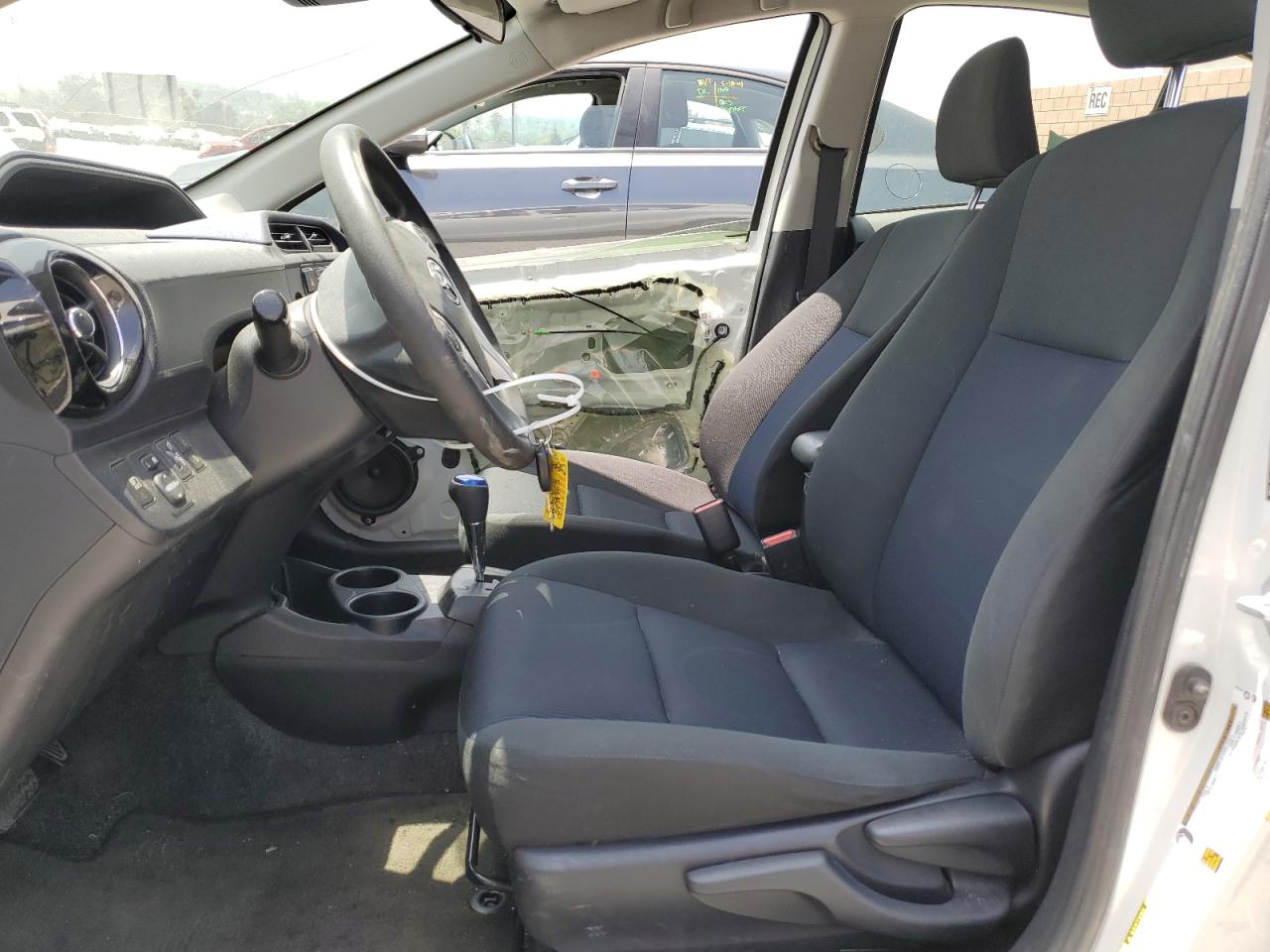 JTDKDTB34H1595611 2017 Toyota Prius C