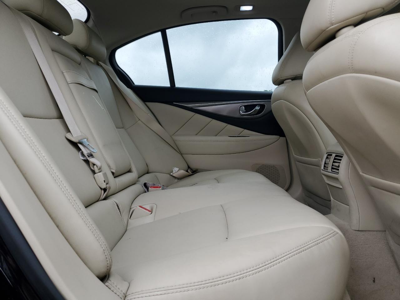 JN1EV7AR1HM832497 2017 Infiniti Q50 Premium