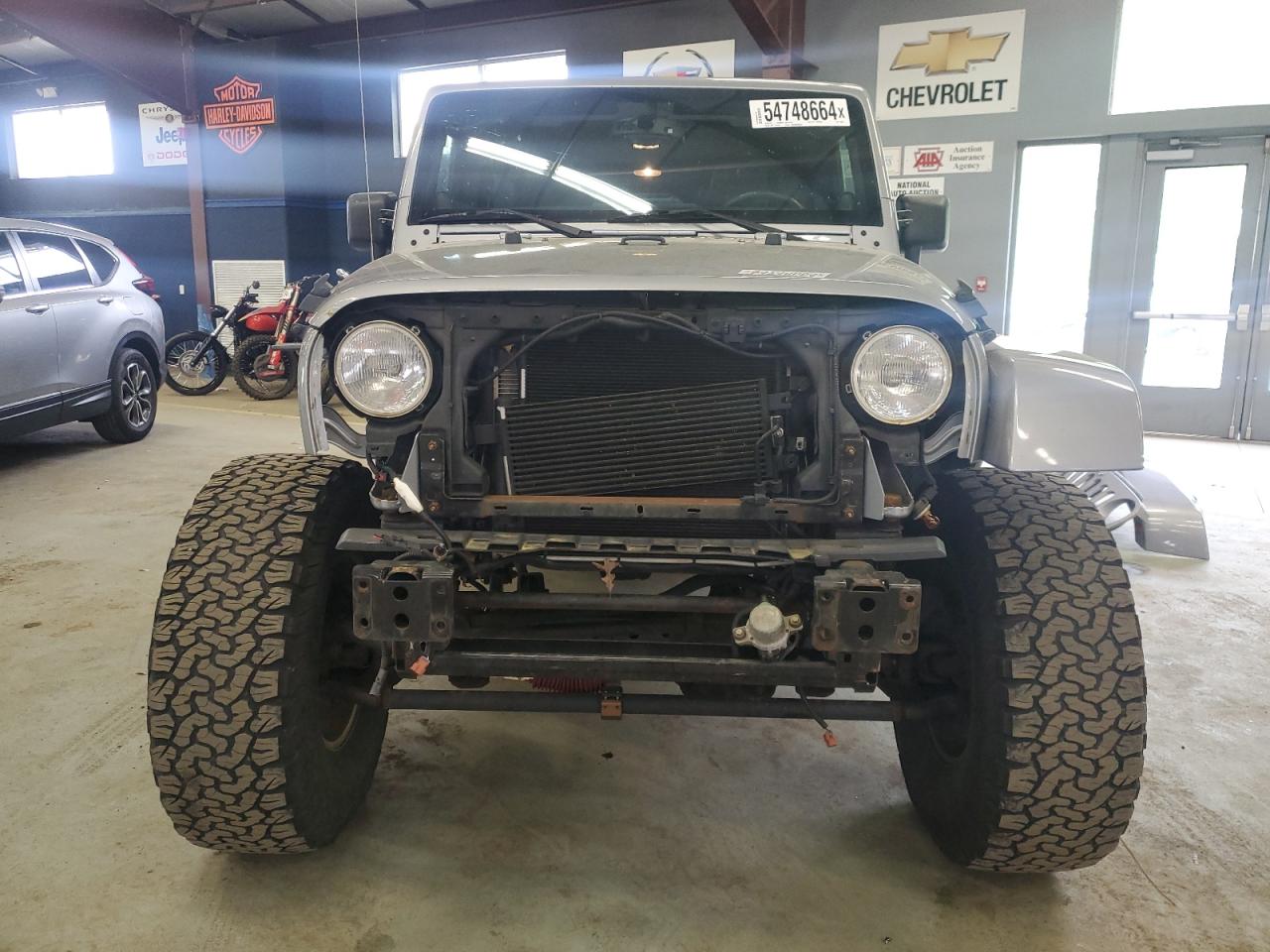 1C4BJWEGXEL253699 2014 Jeep Wrangler Unlimited Sahara