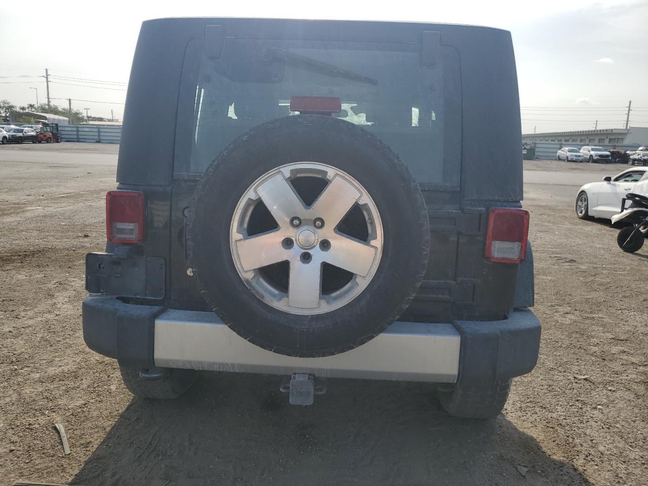 1J4FA541X9L730141 2009 Jeep Wrangler Sahara