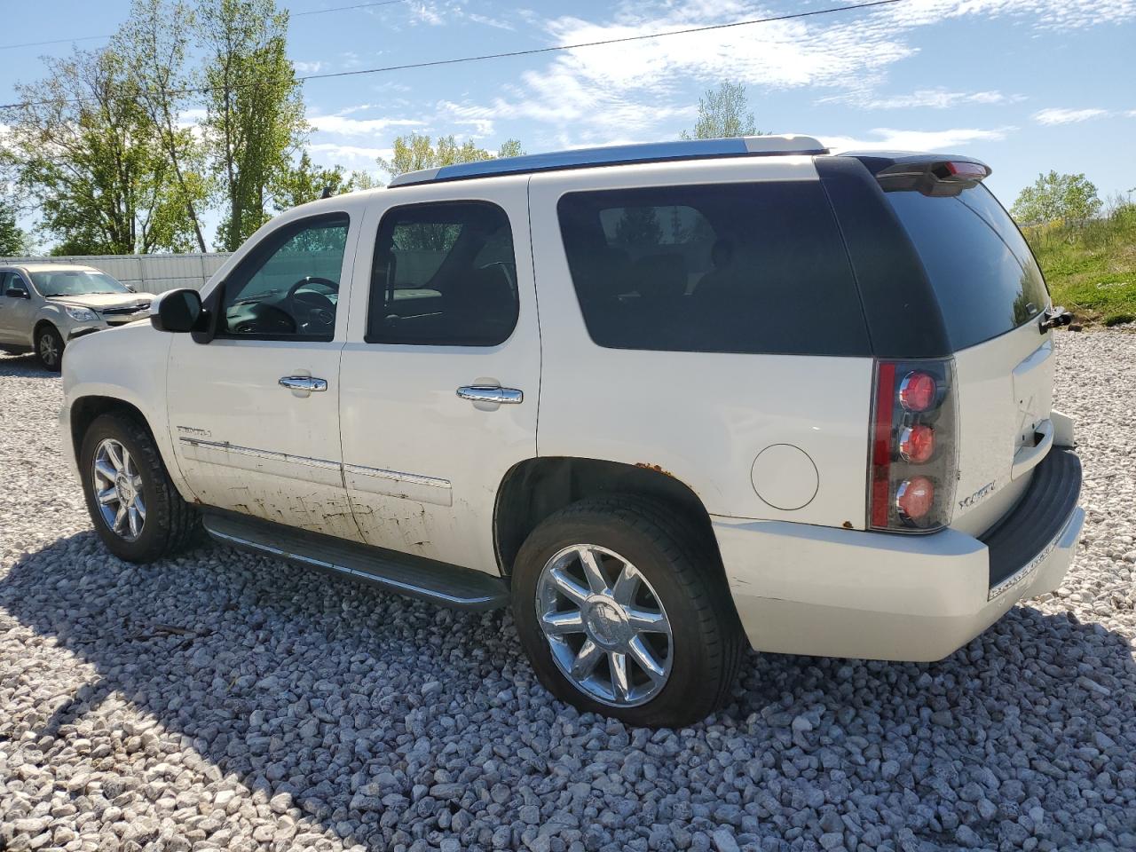 1GKUKEEF1AR139335 2010 GMC Yukon Denali