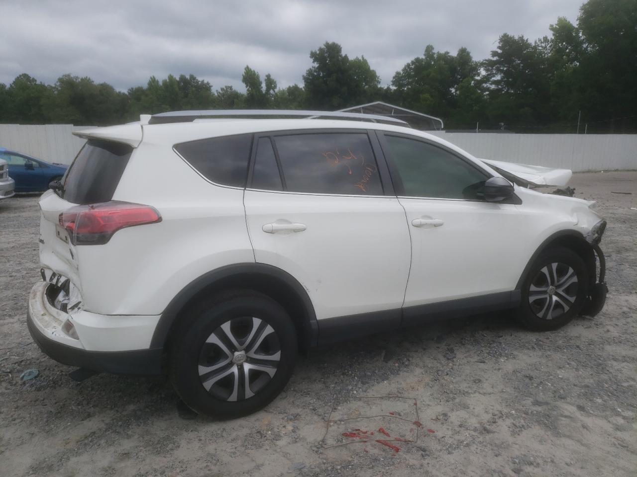 JTMZFREV9HJ130623 2017 Toyota Rav4 Le