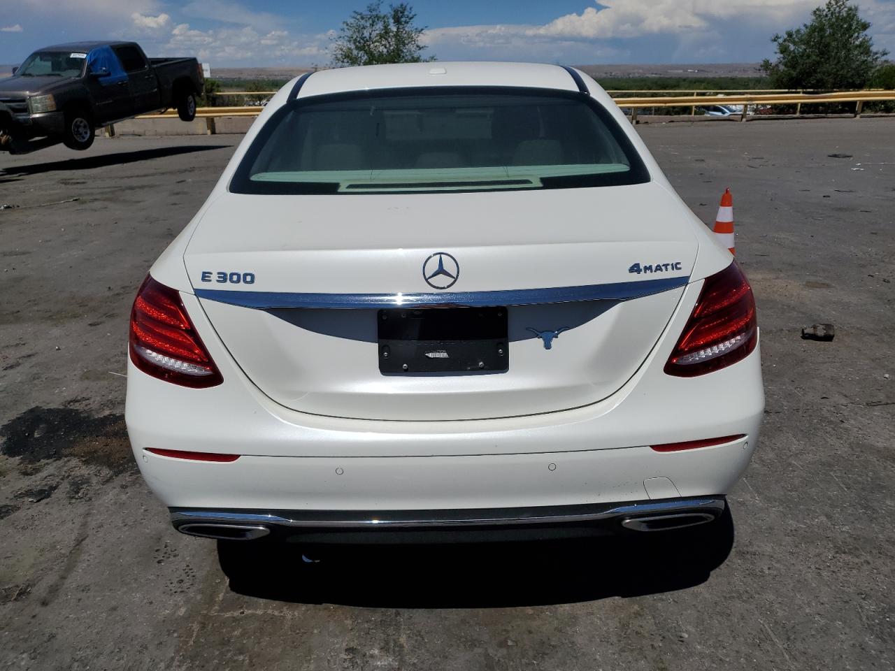 WDDZF4KB8JA424443 2018 Mercedes-Benz E 300 4Matic