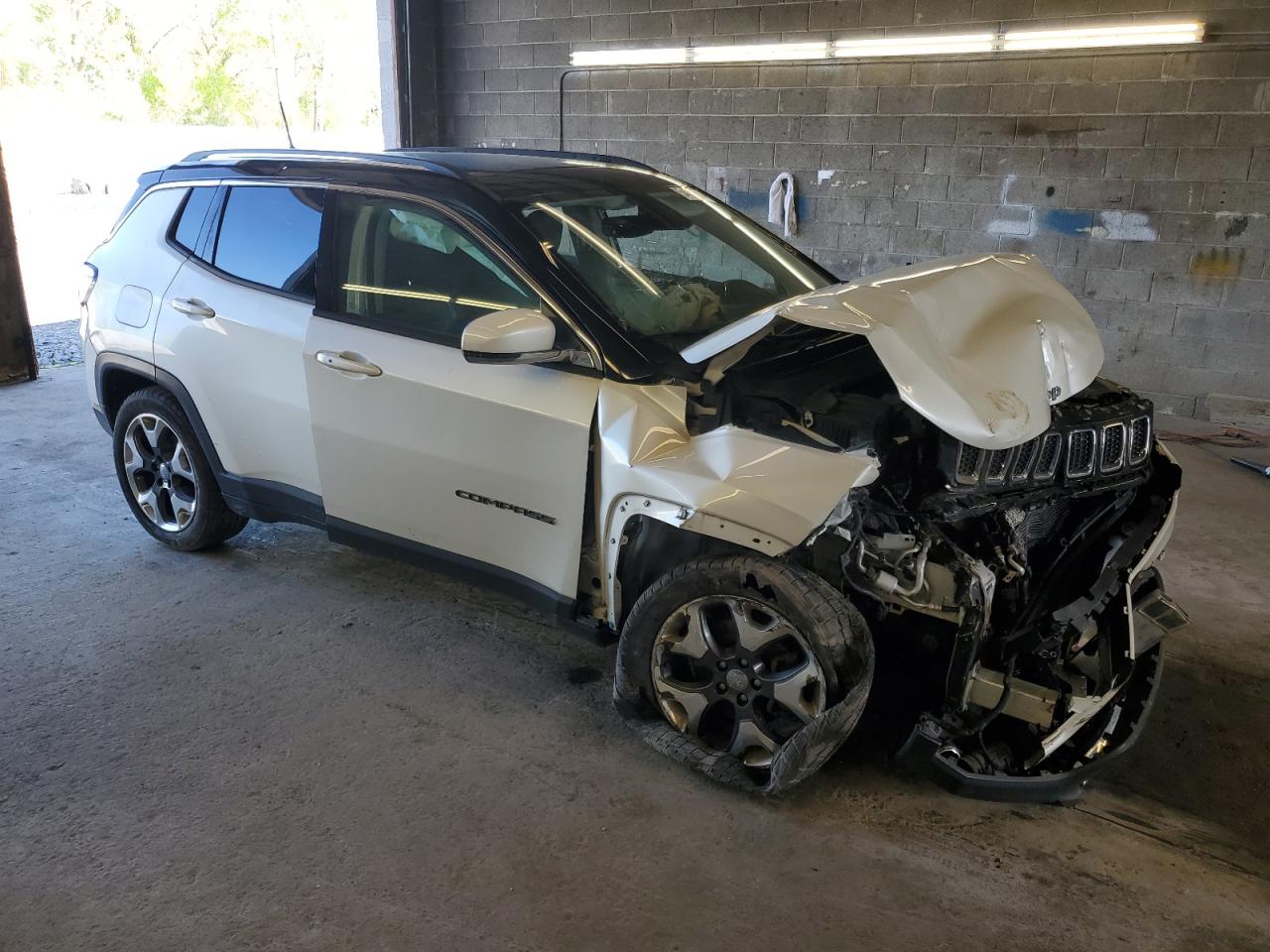 3C4NJDCB5JT153520 2018 Jeep Compass Limited