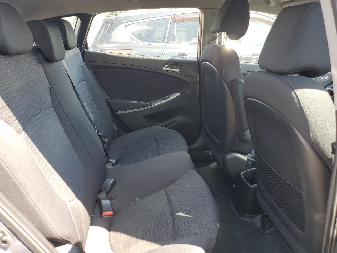 KMHCT5AE6HU334593 2017 Hyundai Accent Se