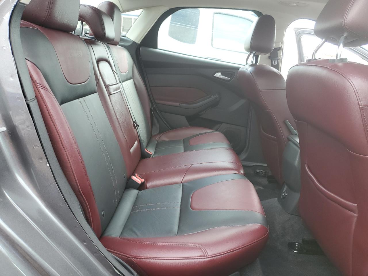 1FAHP3J22CL182678 2012 Ford Focus Titanium