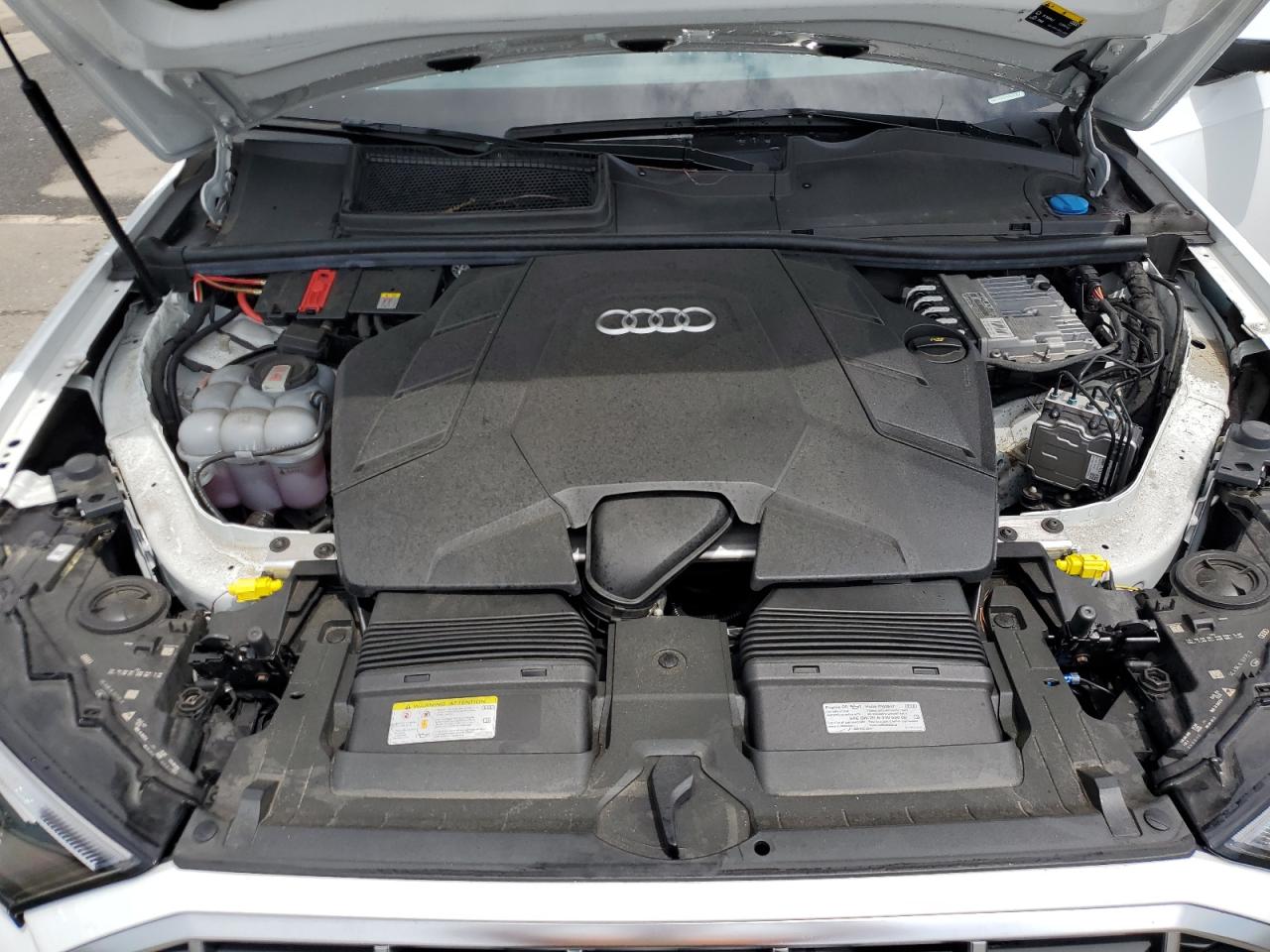 WA1LXBF77ND011757 2022 Audi Q7 Premium Plus