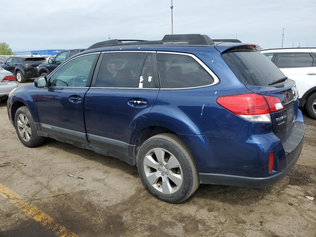 4S4BRCCC0B3314802 2011 Subaru Outback 2.5I Premium