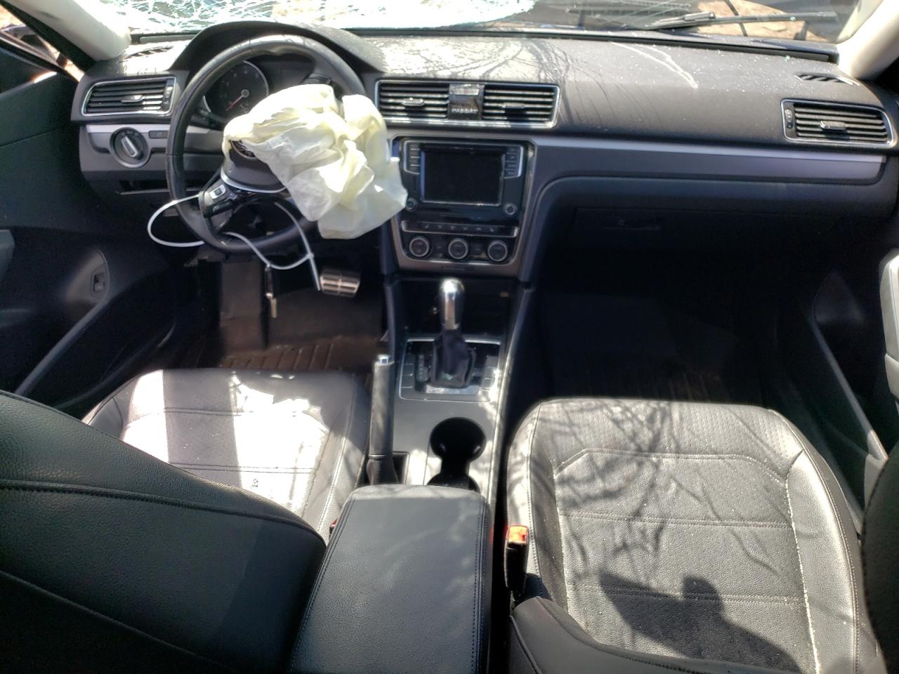 1VWAA7A39JC029755 2018 Volkswagen Passat S