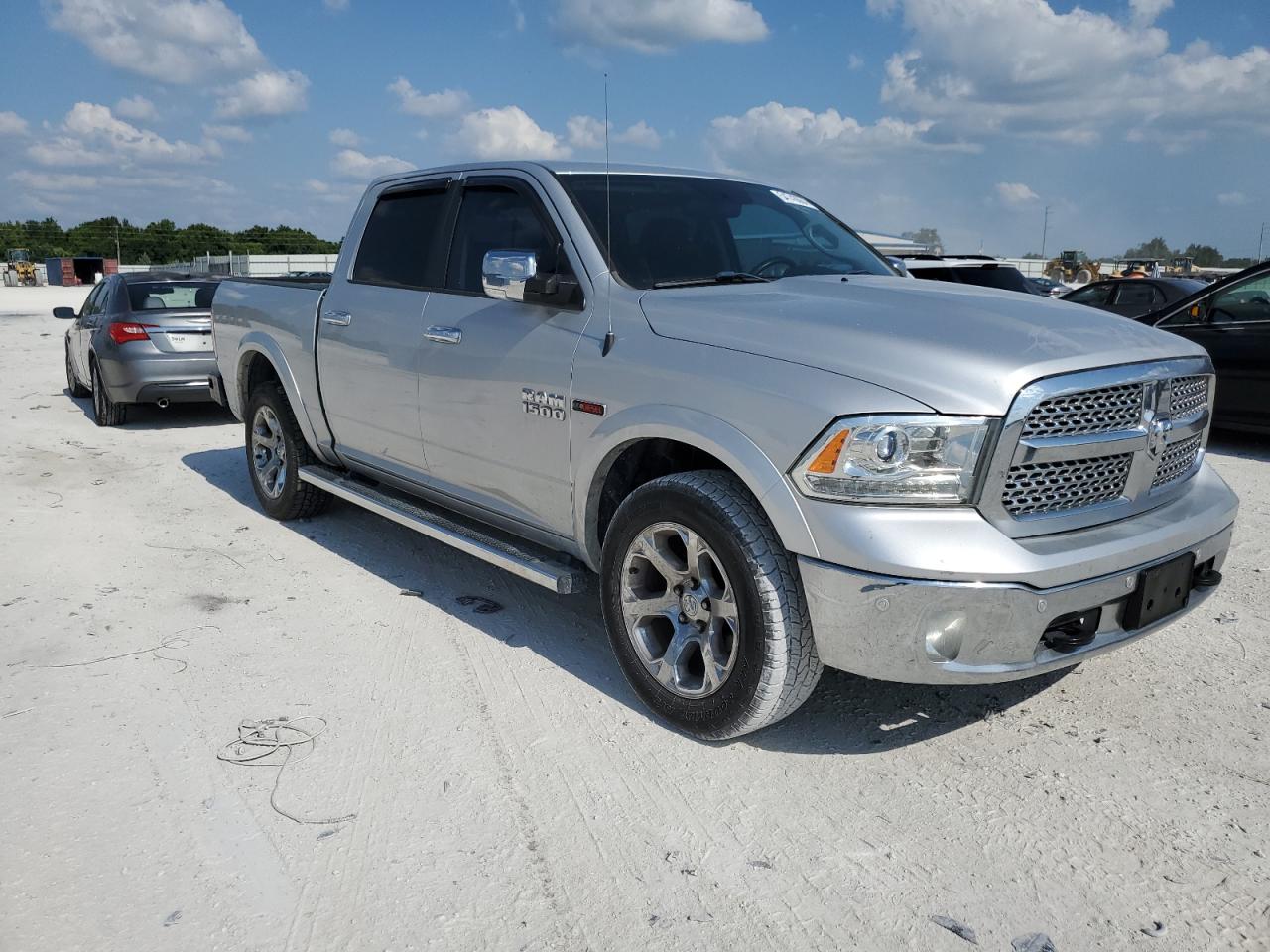 2018 Ram 1500 Laramie vin: 1C6RR7NM8JS254618