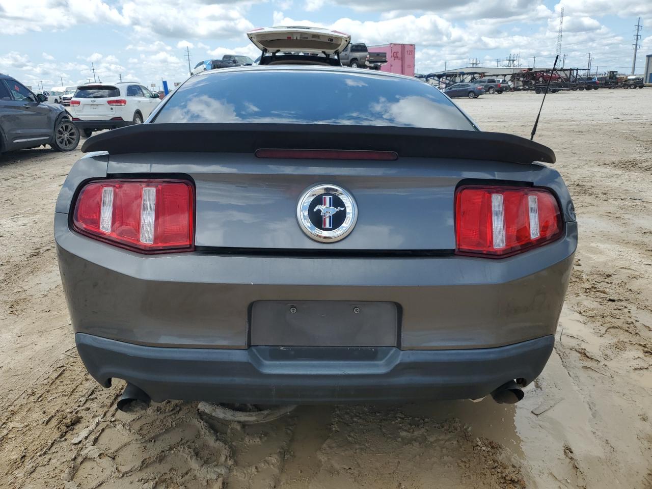 1ZVBP8AM2B5154751 2011 Ford Mustang