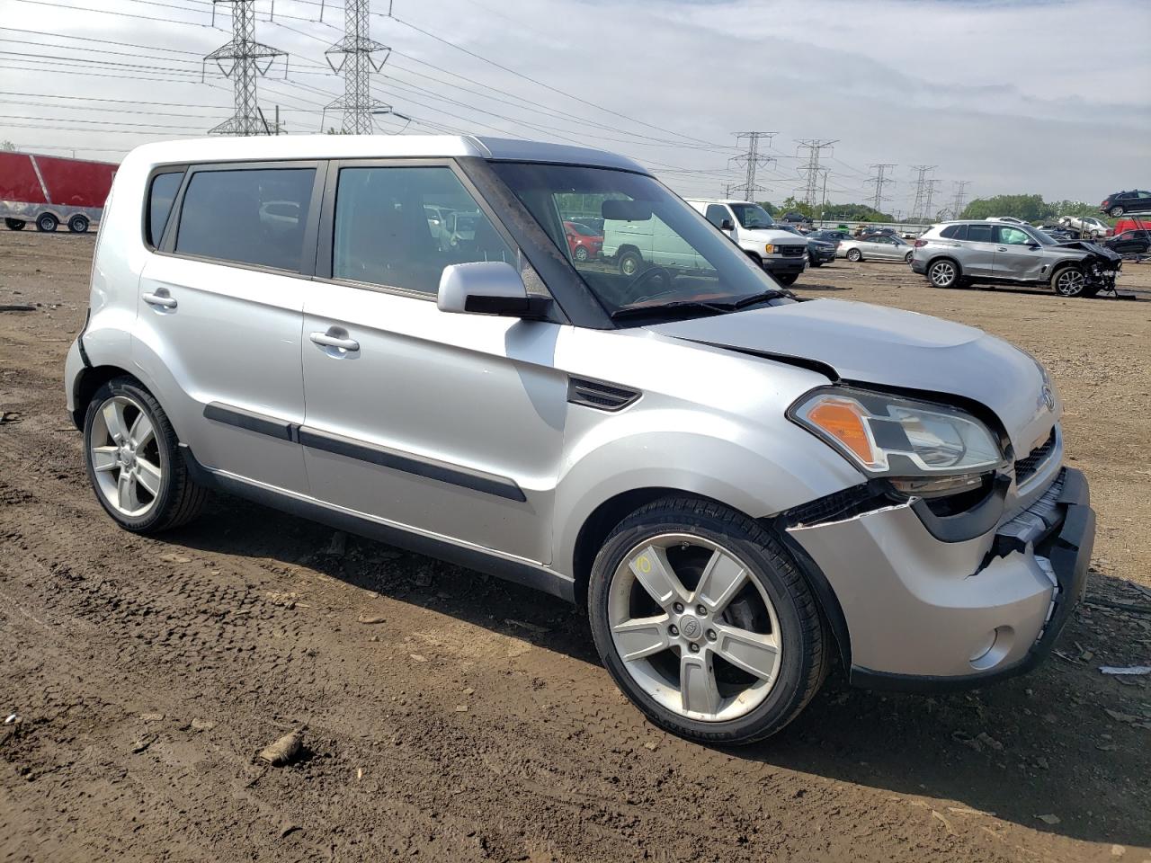 KNDJT2A27B7712121 2011 Kia Soul +