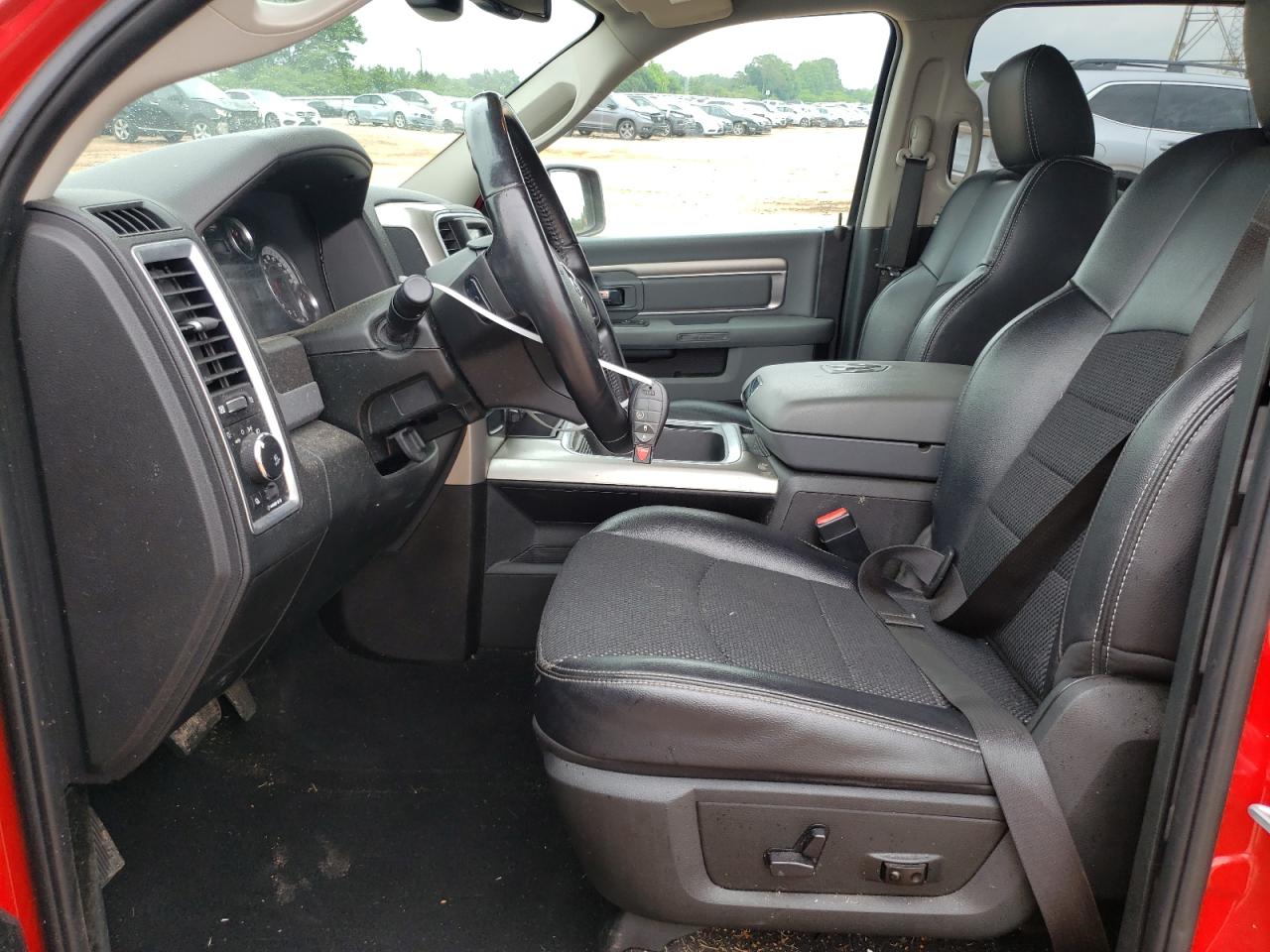 1C6RR6LT2JS211185 2018 Ram 1500 Slt