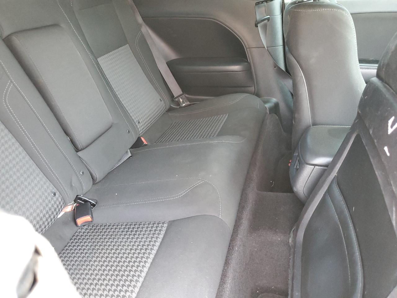 2C3CDZAG9GH309669 2016 Dodge Challenger Sxt