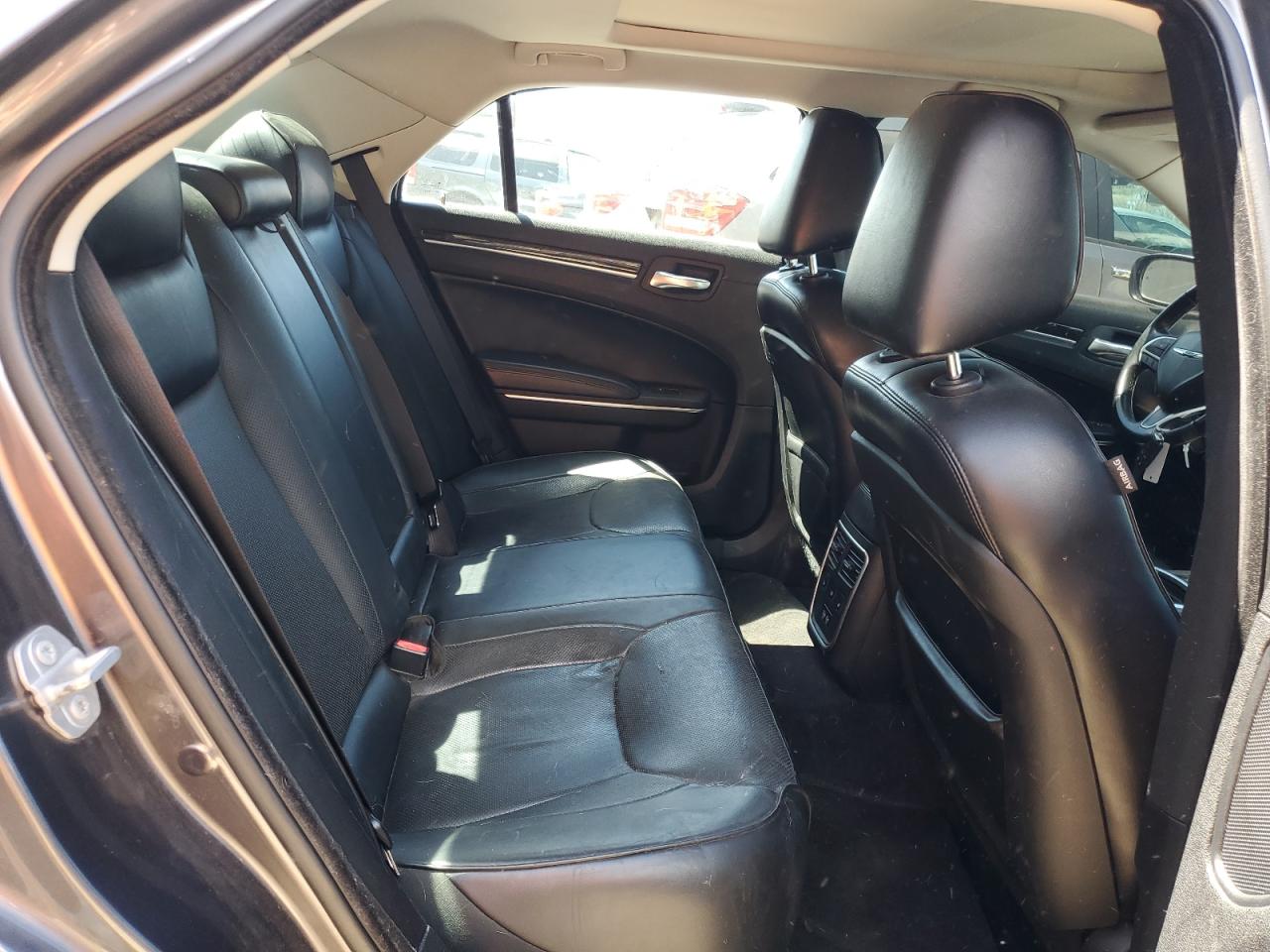 2C3CCAKG0FH820477 2015 Chrysler 300C