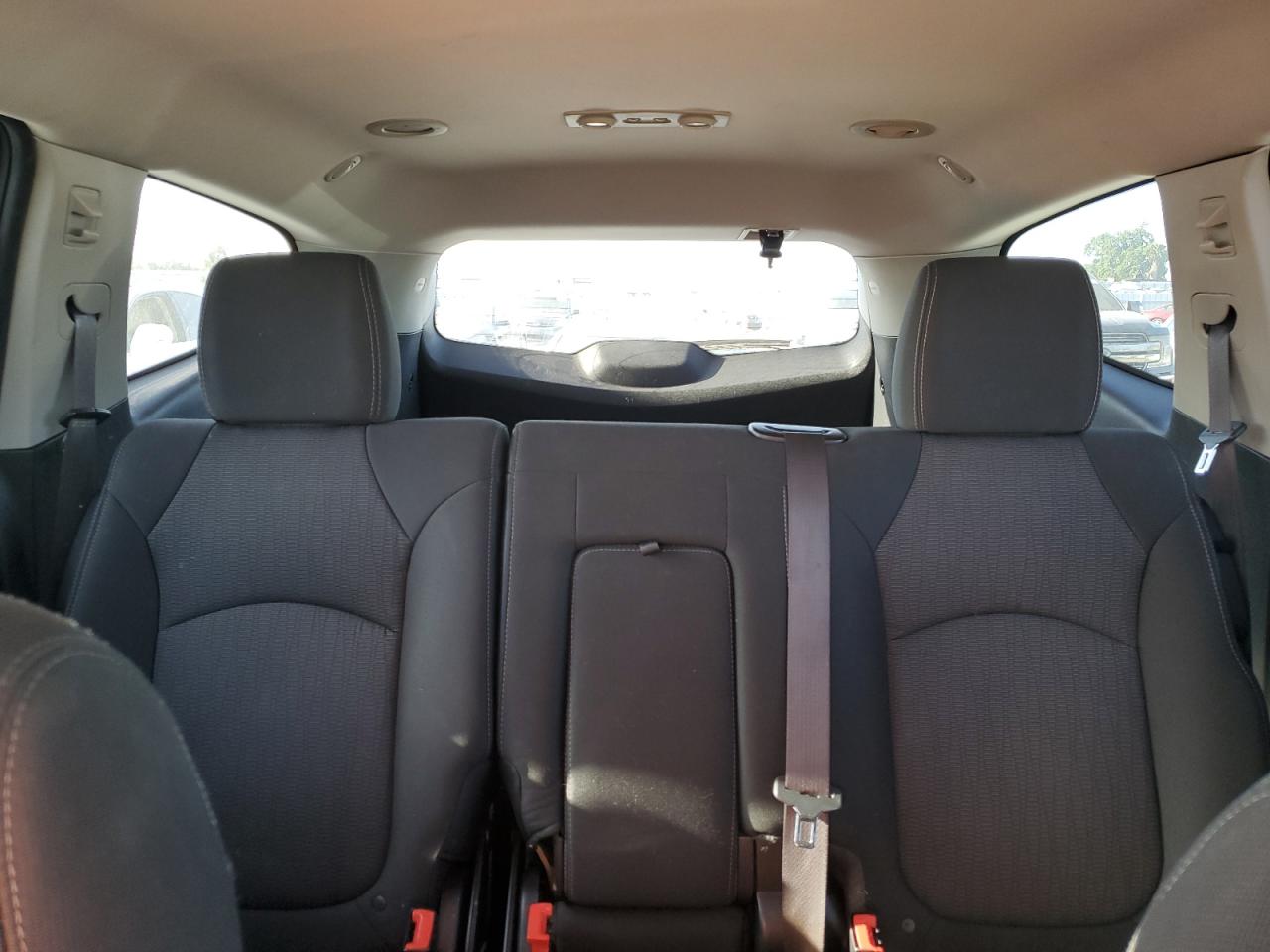 1GNKRGKD5FJ163373 2015 Chevrolet Traverse Lt