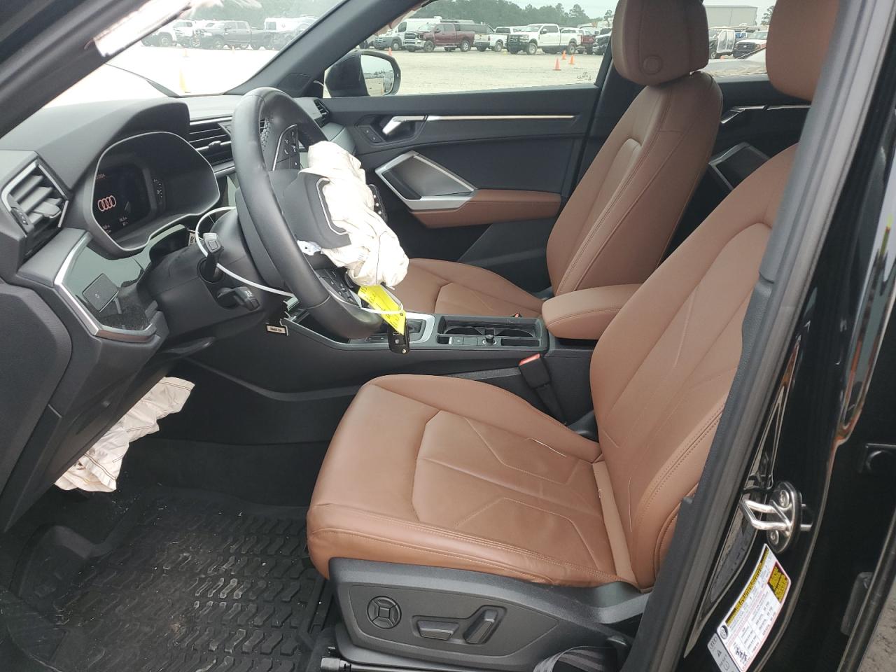 WA1AECF36L1098971 2020 Audi Q3 Premium