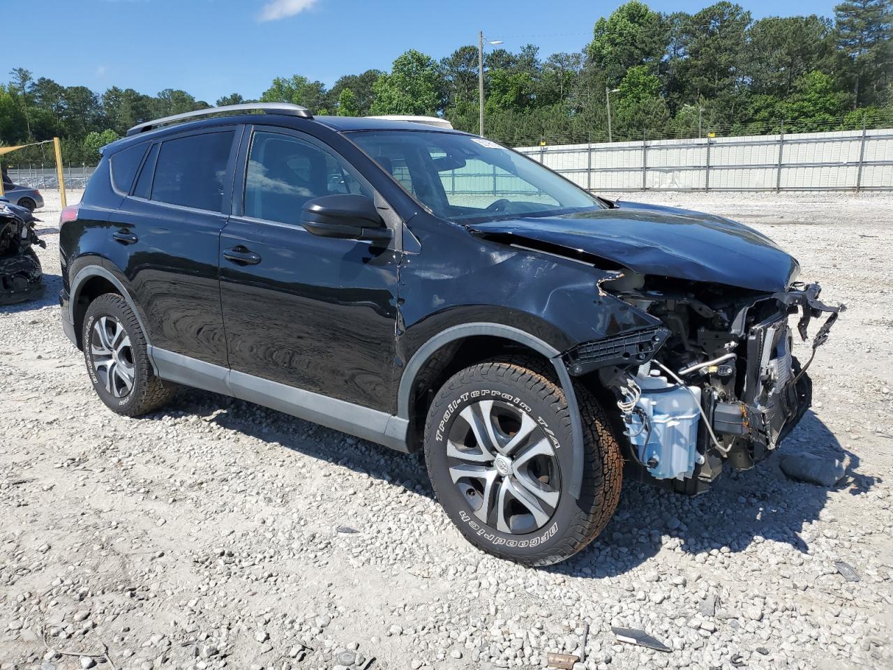 2T3ZFREVXHW327933 2017 Toyota Rav4 Le