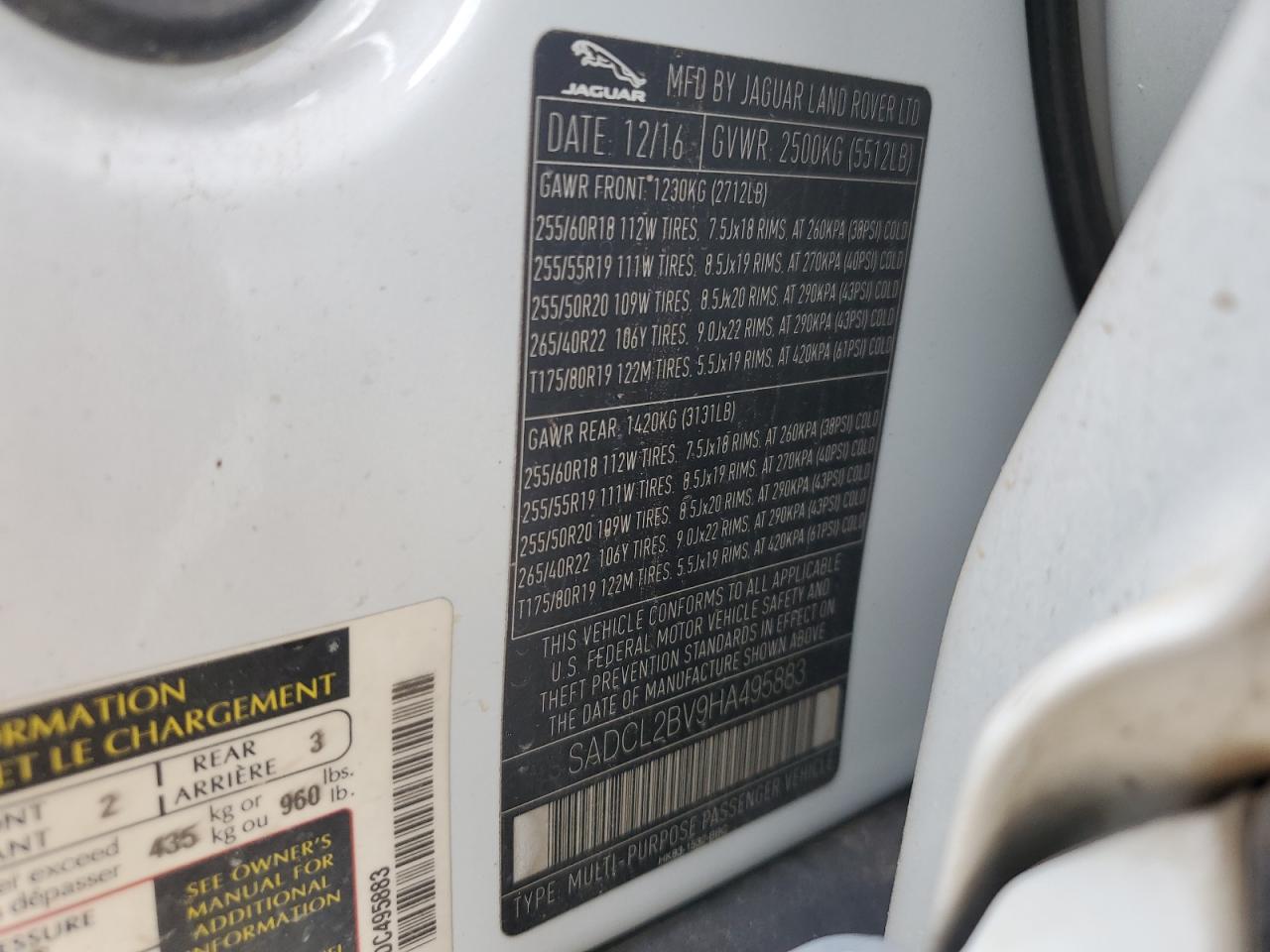 SADCL2BV9HA495883 2017 Jaguar F-Pace R - Sport