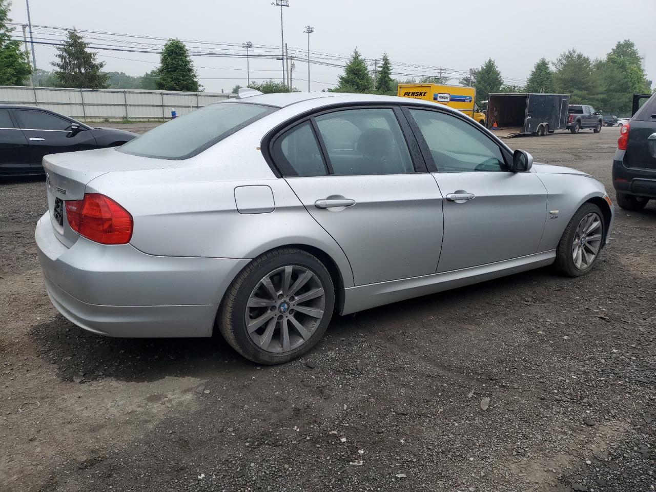 WBAPK5C55BA993700 2011 BMW 328 Xi Sulev