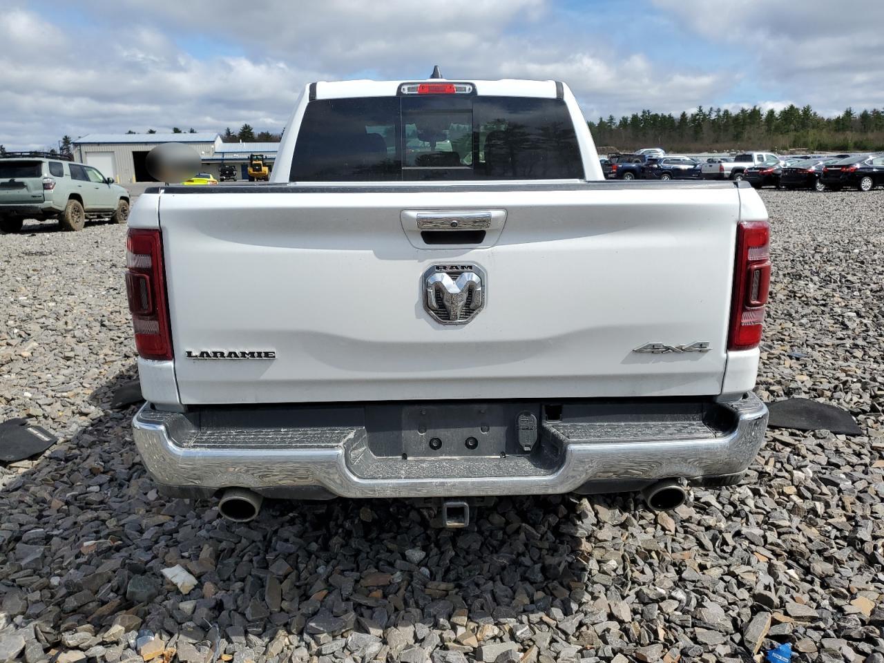 2020 Ram 1500 Laramie vin: 1C6SRFJT2LN282103