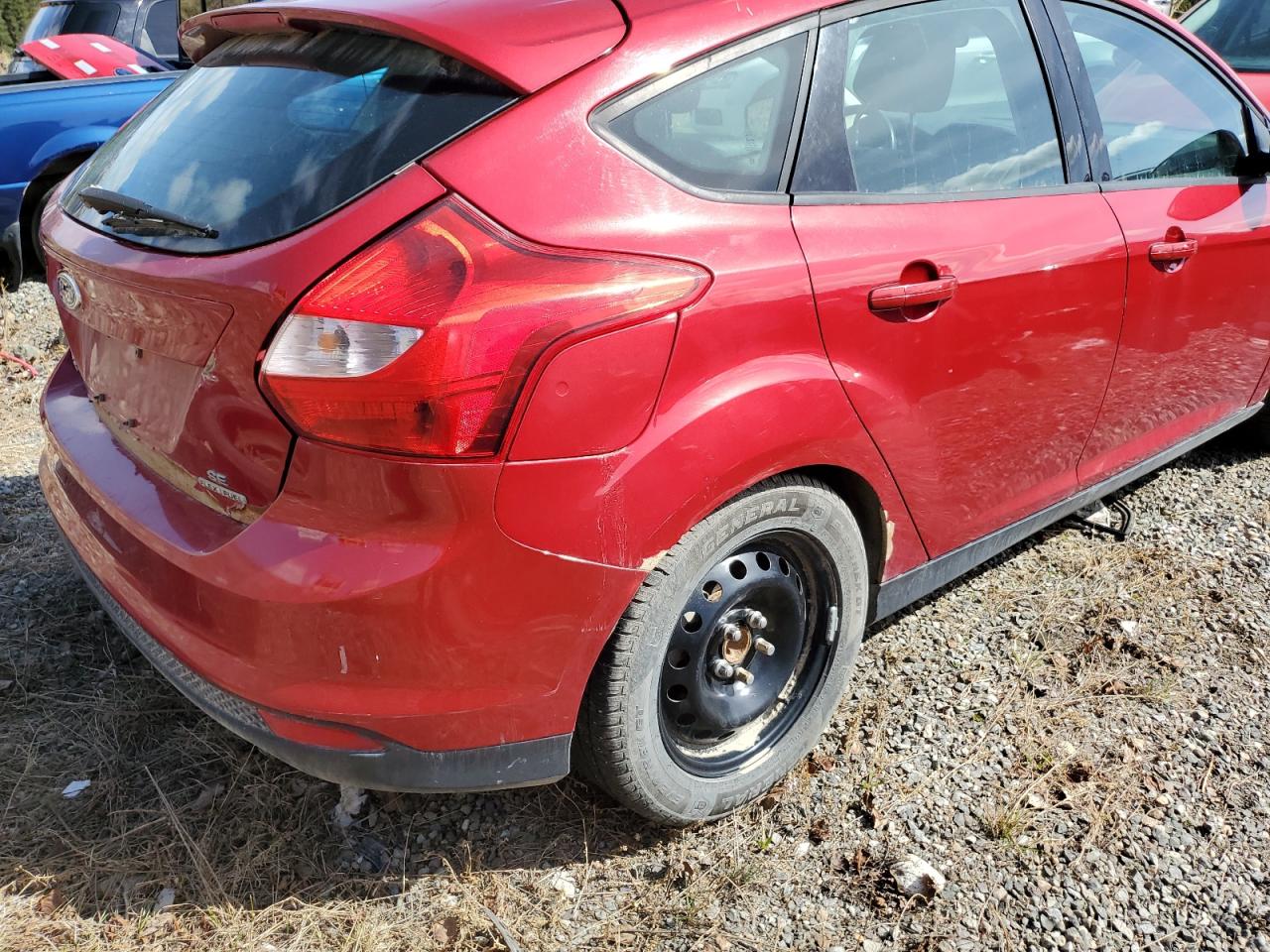 1FAHP3K26CL383689 2012 Ford Focus Se