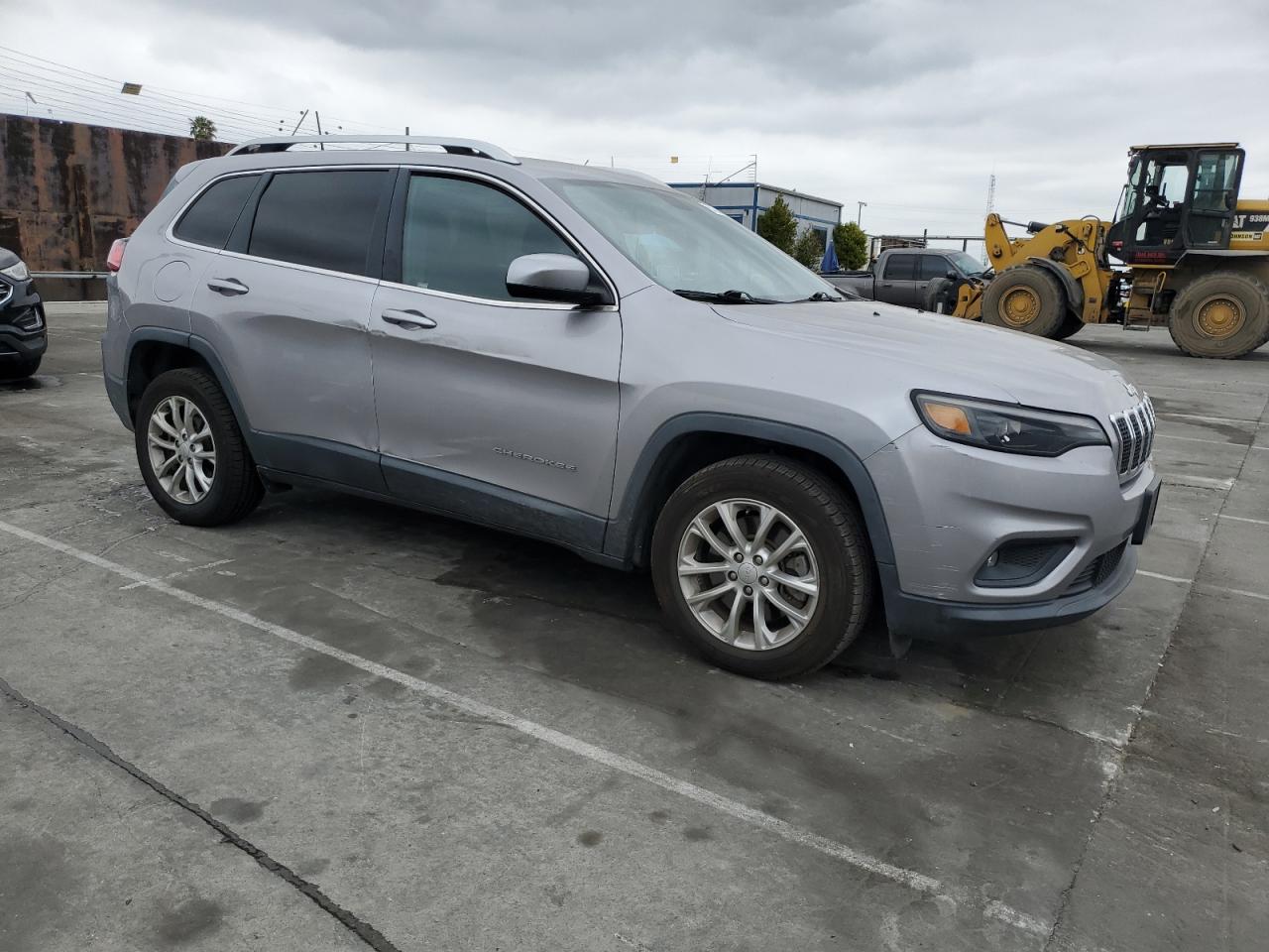 1C4PJLCB3KD247907 2019 Jeep Cherokee Latitude