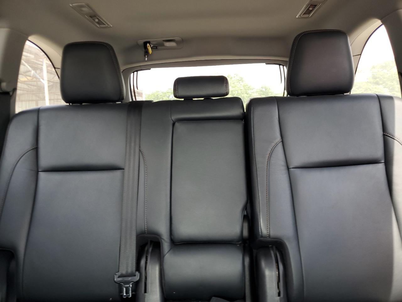 5TDKZRFH5JS283008 2018 Toyota Highlander Se