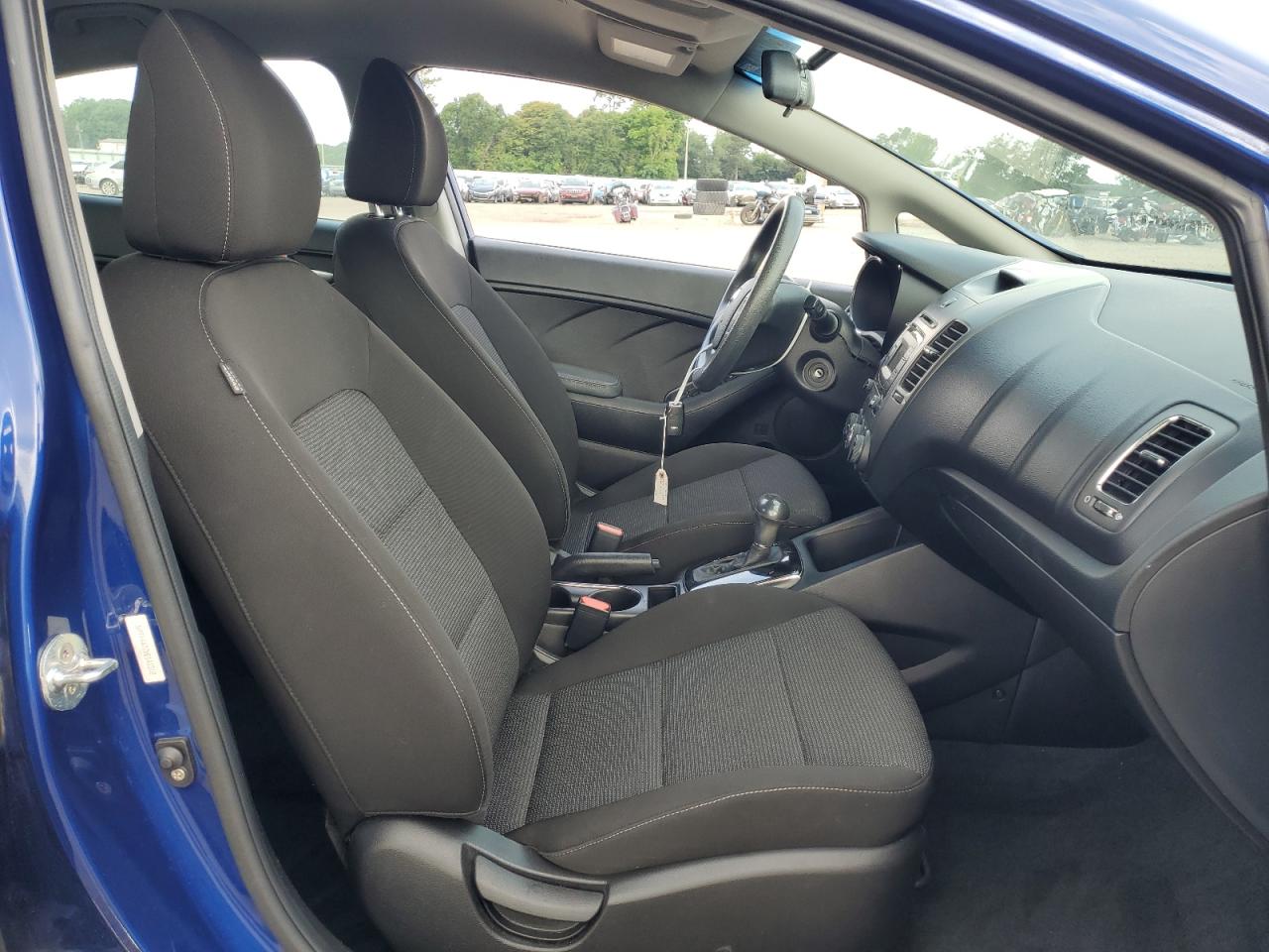 3KPFK4A77HE141318 2017 Kia Forte Lx