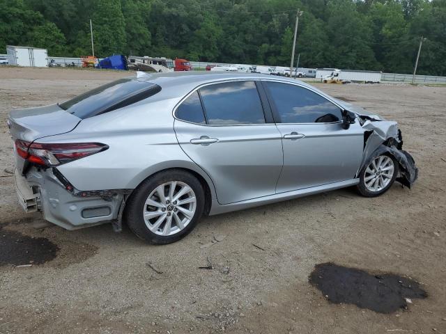 VIN 4T1C11AK0NU072845 2022 Toyota Camry, LE no.3