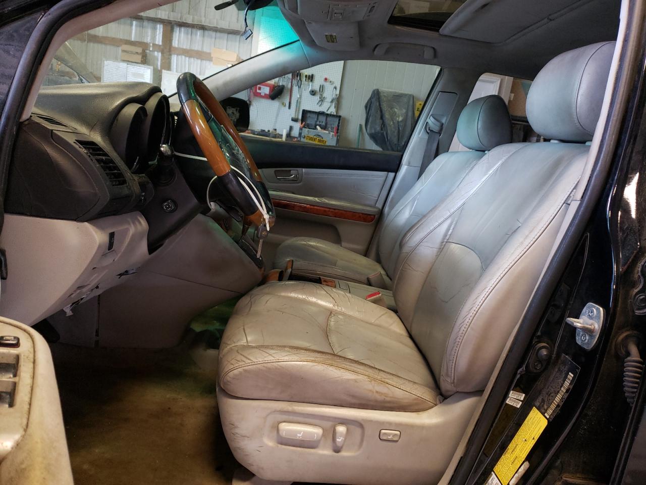 2T2GA31U05C035743 2005 Lexus Rx 330