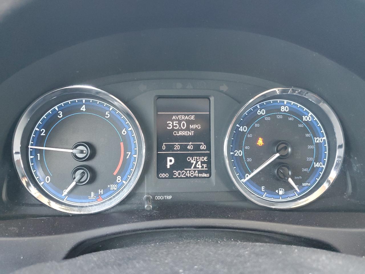 5YFBURHE9HP572266 2017 Toyota Corolla L