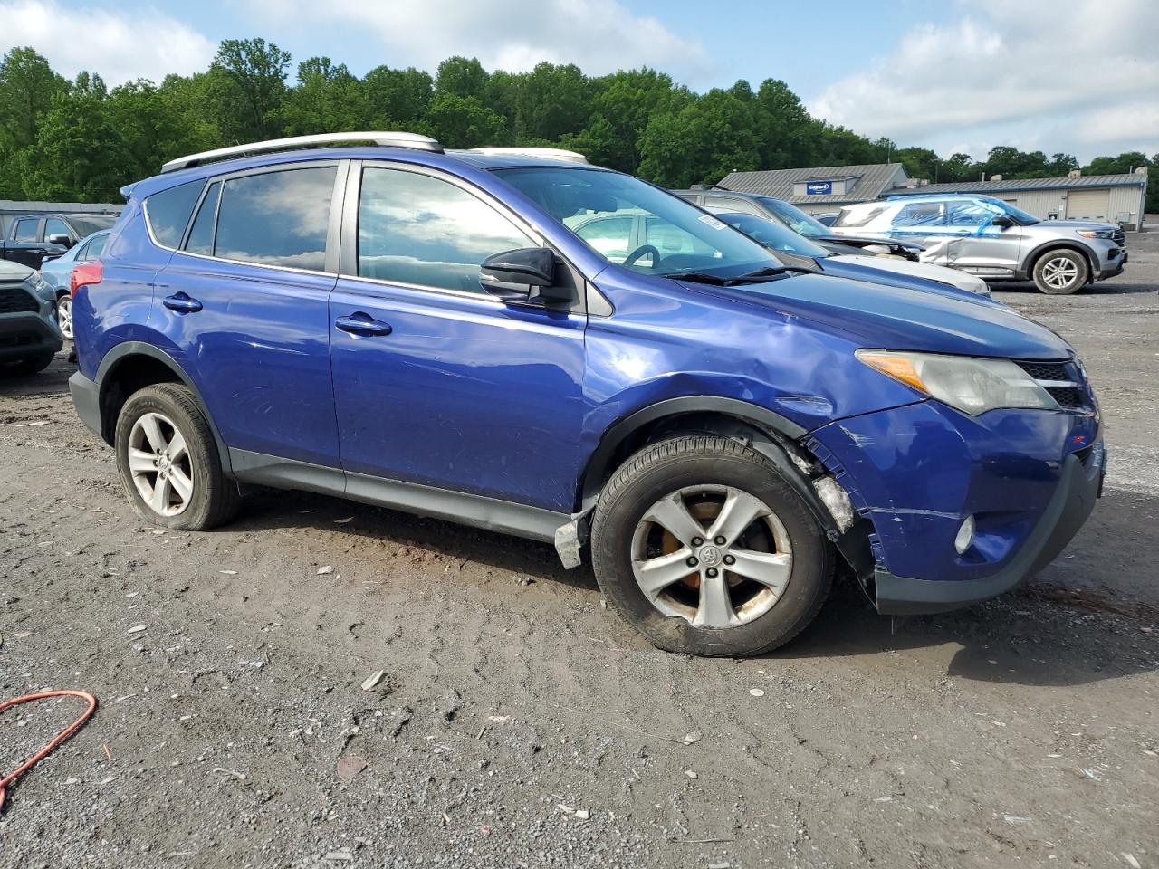 2T3RFREV5EW156200 2014 Toyota Rav4 Xle