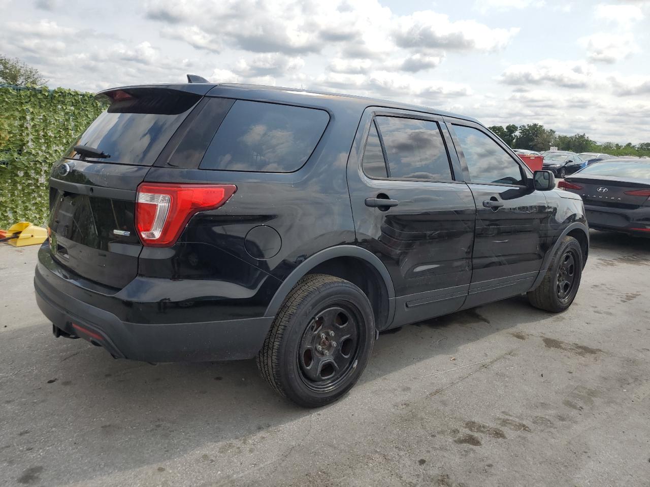 1FM5K8AR7HGB47135 2017 Ford Explorer Police Interceptor