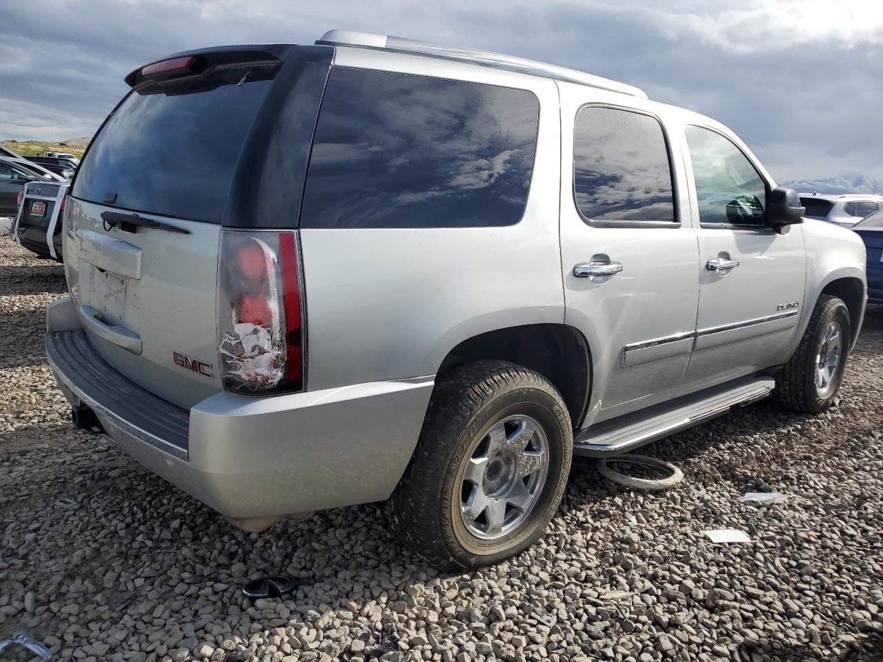 1GKS2EEFXBR238485 2011 GMC Yukon Denali